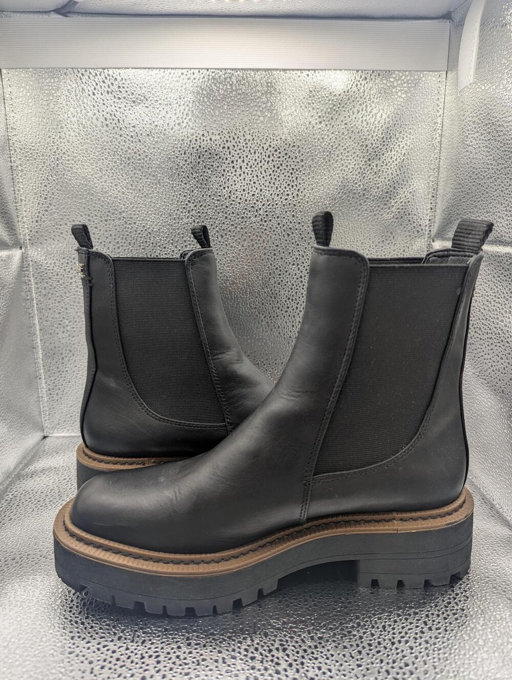 BC Footwear Boots Womens Size 6 Black Laguna Chelsea Ankle Lug Sole Leather